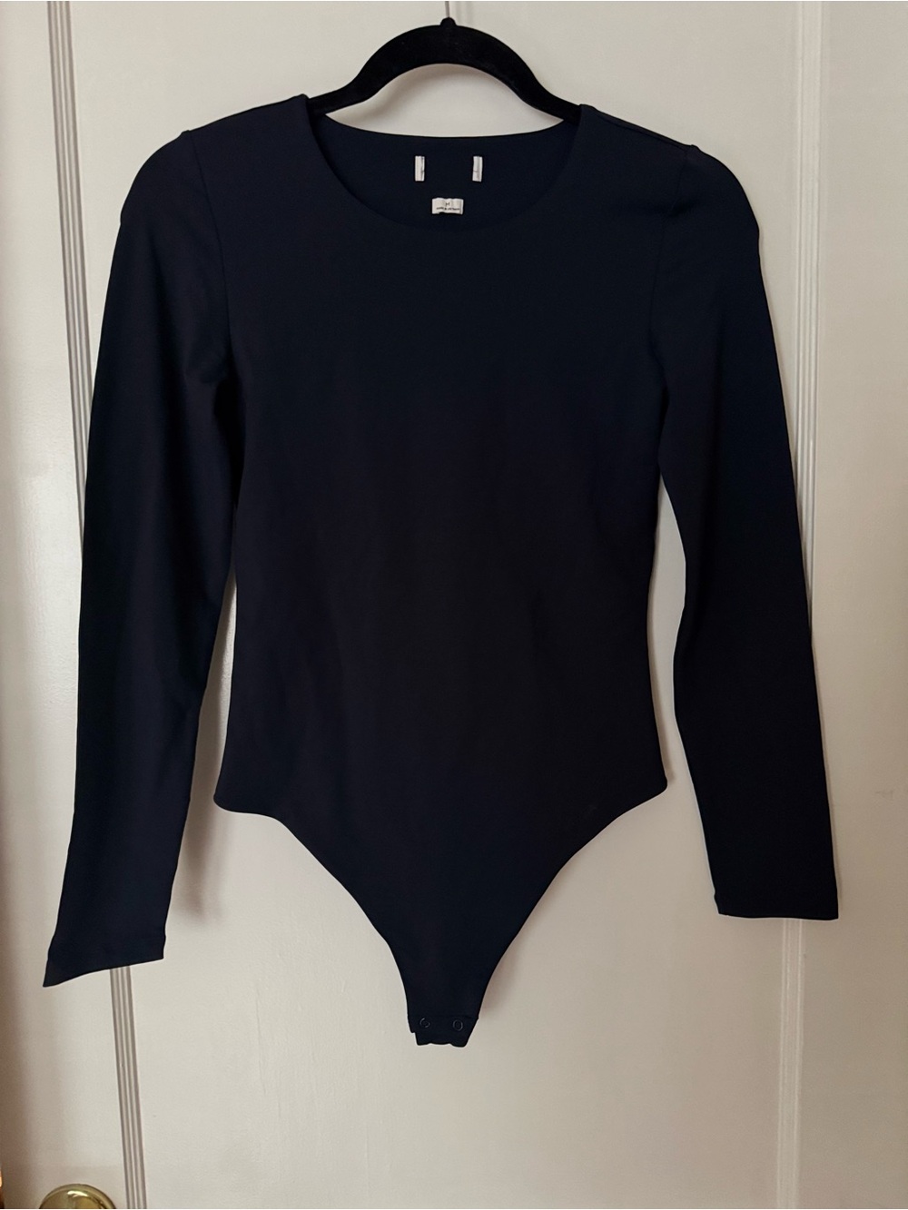 NWOT Aritzia Babaton Crew Longsleeve Bodysuit